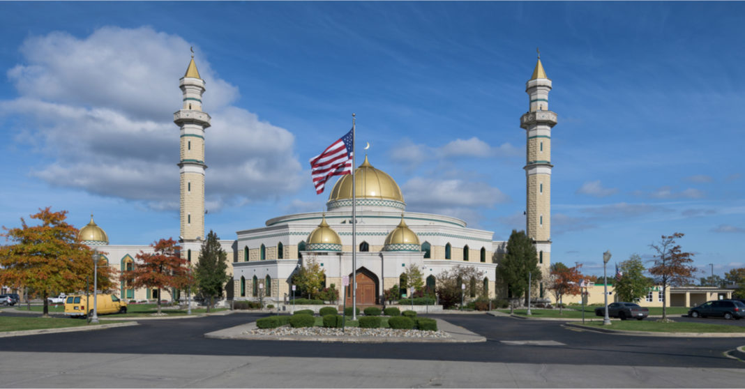 The number of U.S. mosques and attendees has increased in last decade