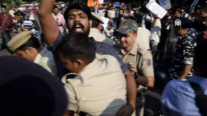 Indian police drag students away at Palestine rally