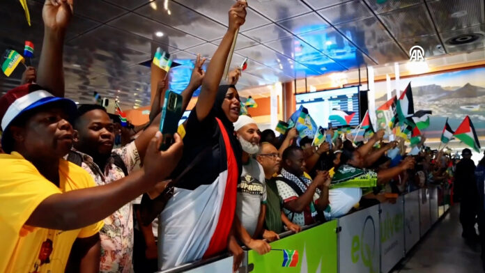 Palestine national football team cheered on arrival in South Africa