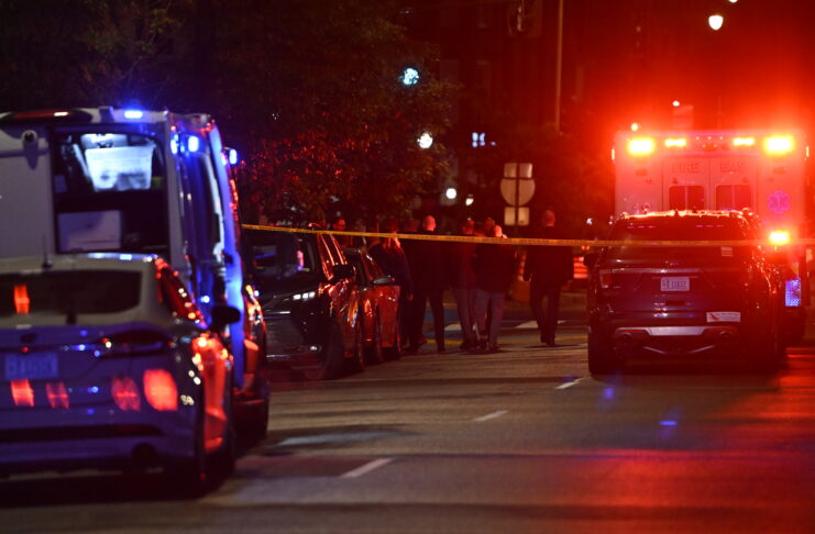 Australian Muslim leaders condemn Bondi Beach attack WASHINGTON DC, UNITED STATES - MAY 21: US police officers stand guard and start investigation after 2 Israeli Embassy staff killed in shooting near Jewish Museum in Washington DC, United States on May 21, 2025. ( Celal Güneş - Anadolu Agency )