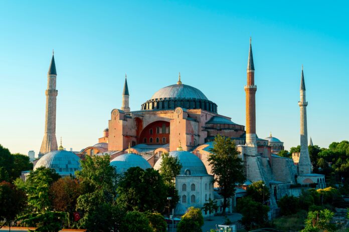 Secular Turks are desecrating Aya Sofya Mosque