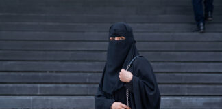Portugal bans niqab in public spaces