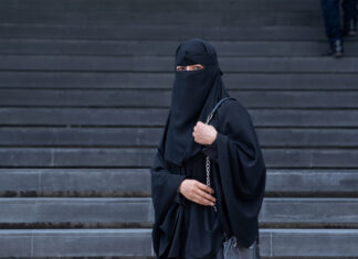 Portugal bans niqab in public spaces