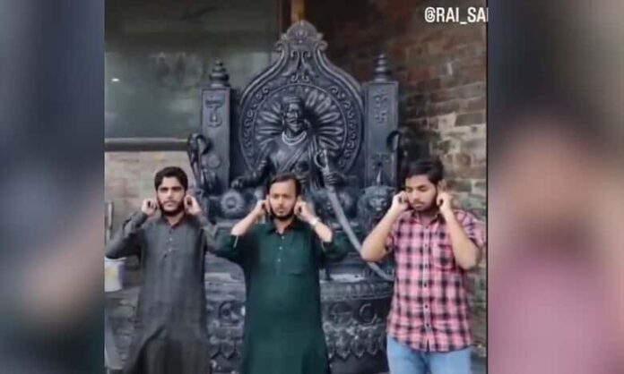 Hindus force Muslim students to bow before idol at Indian college