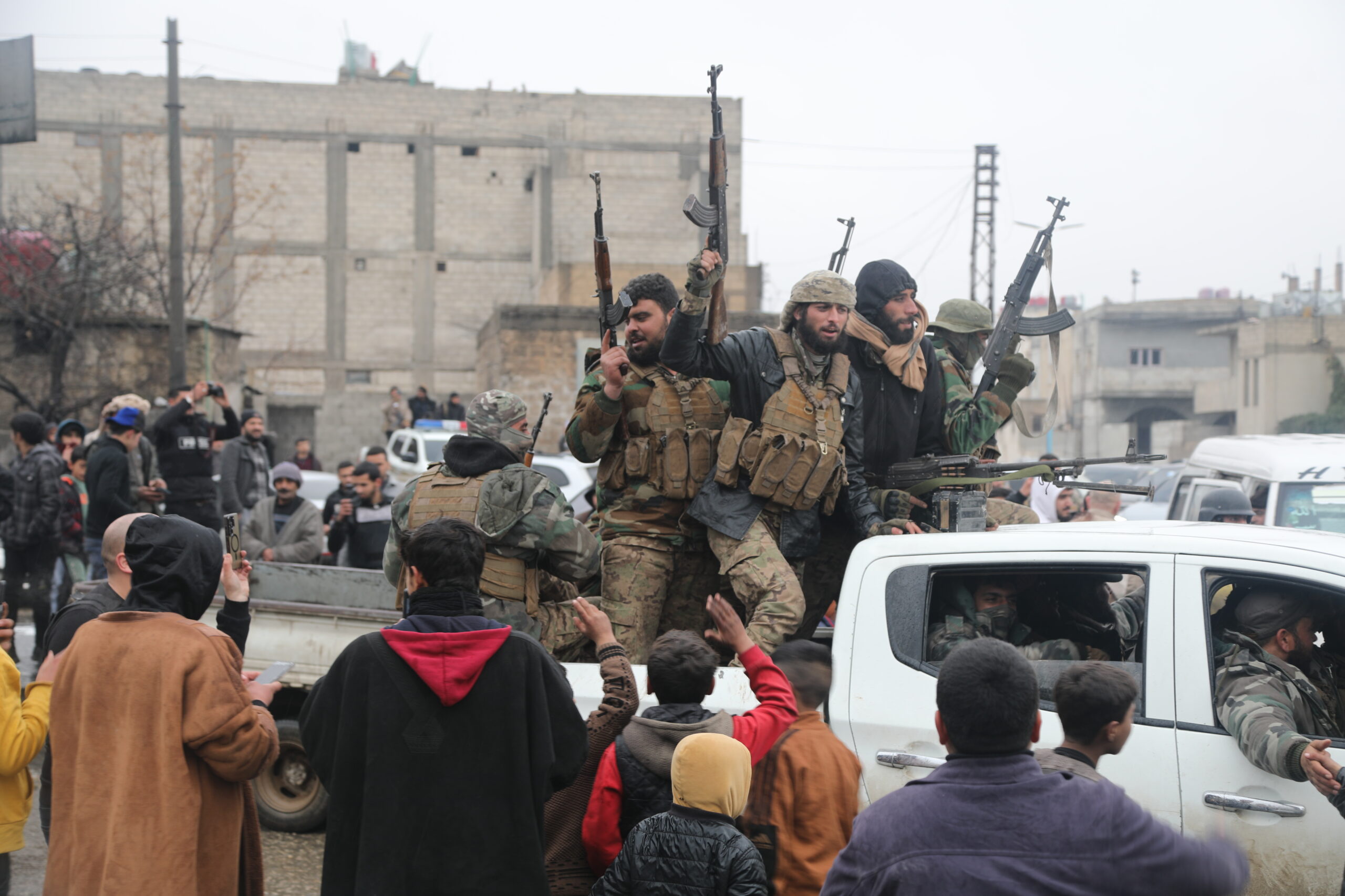 Syrian army eyes Raqqa liberation amid lighting advance against Kurdish militias