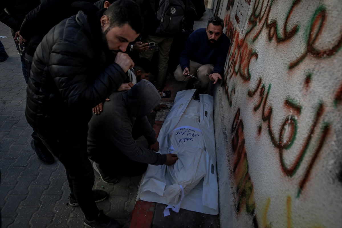 Israeli airstrikes kill scores of Palestinians across Gaza