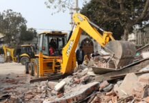 Demolition near old mosque triggers protests and police action in Delhi