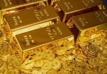 Gold price powers to record high amid global political chaos