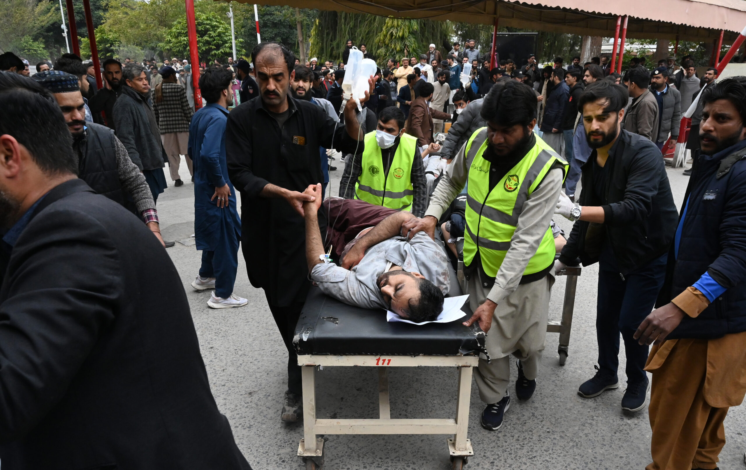 At least 31 dead in suicide attack on Shia mosque in Pakistan