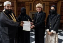 Archbishop of Canterbury withdraws award from Pakistani imam over AQ leader remarks