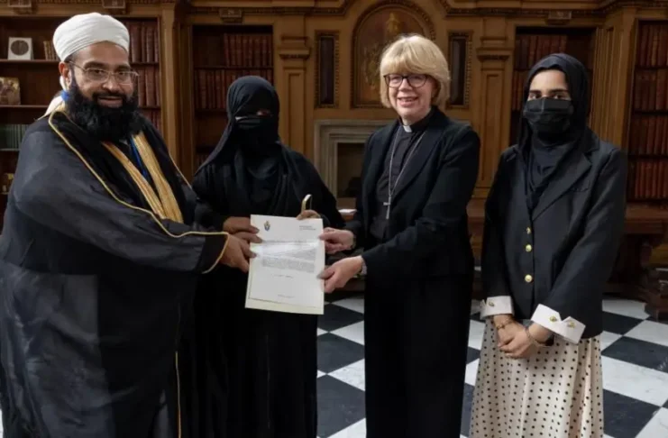 Archbishop of Canterbury withdraws award from Pakistani imam over AQ leader remarks