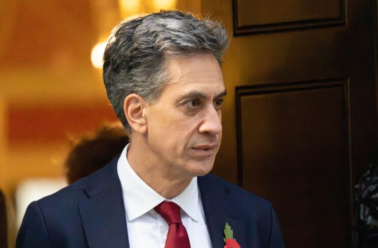 UK sanctions Israeli settlers but Miliband declares ‘unwavering’ support for Israel